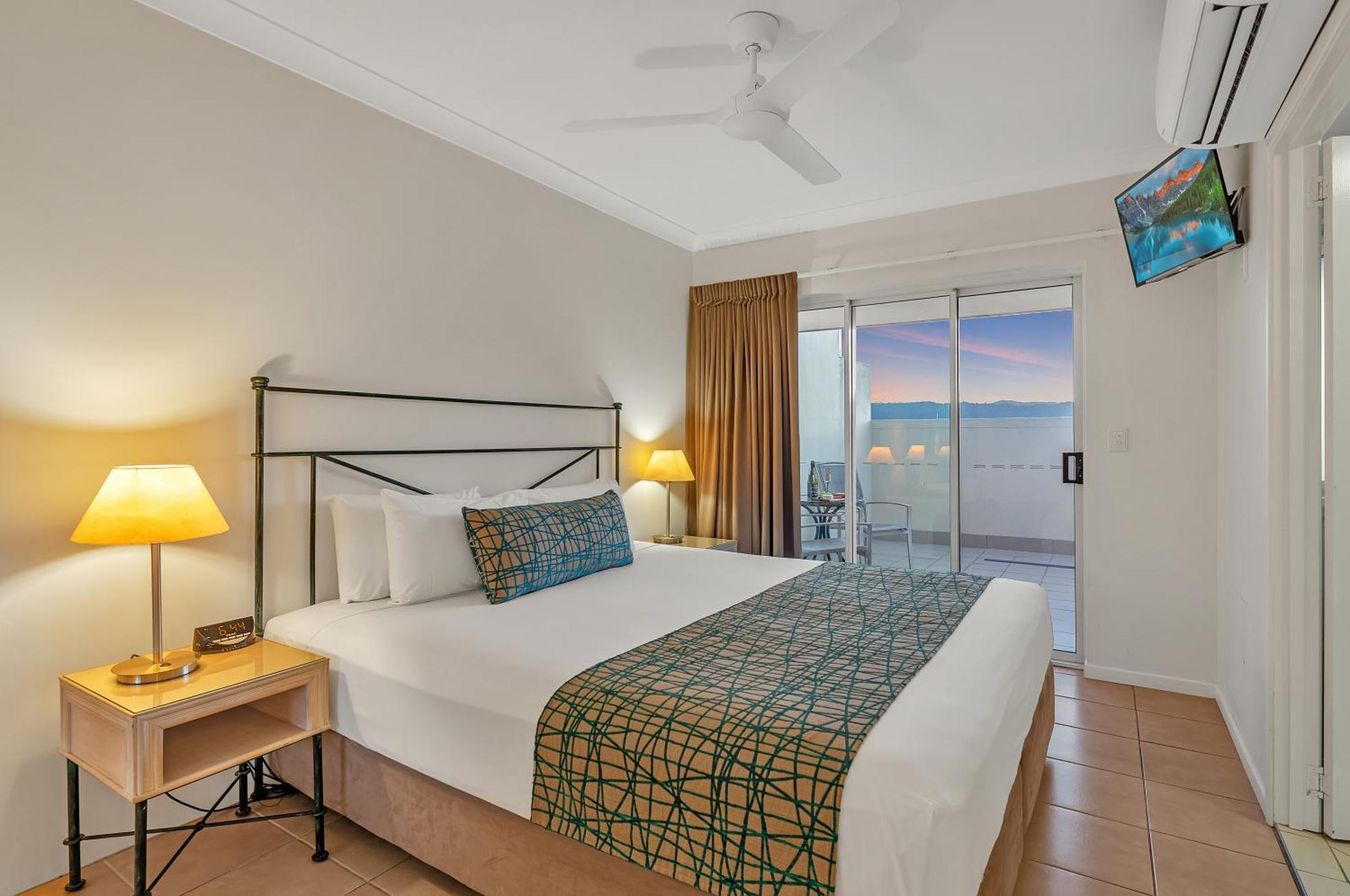 The Newport On Macrossan - Adults Only Aparthotel Port Douglas Esterno foto